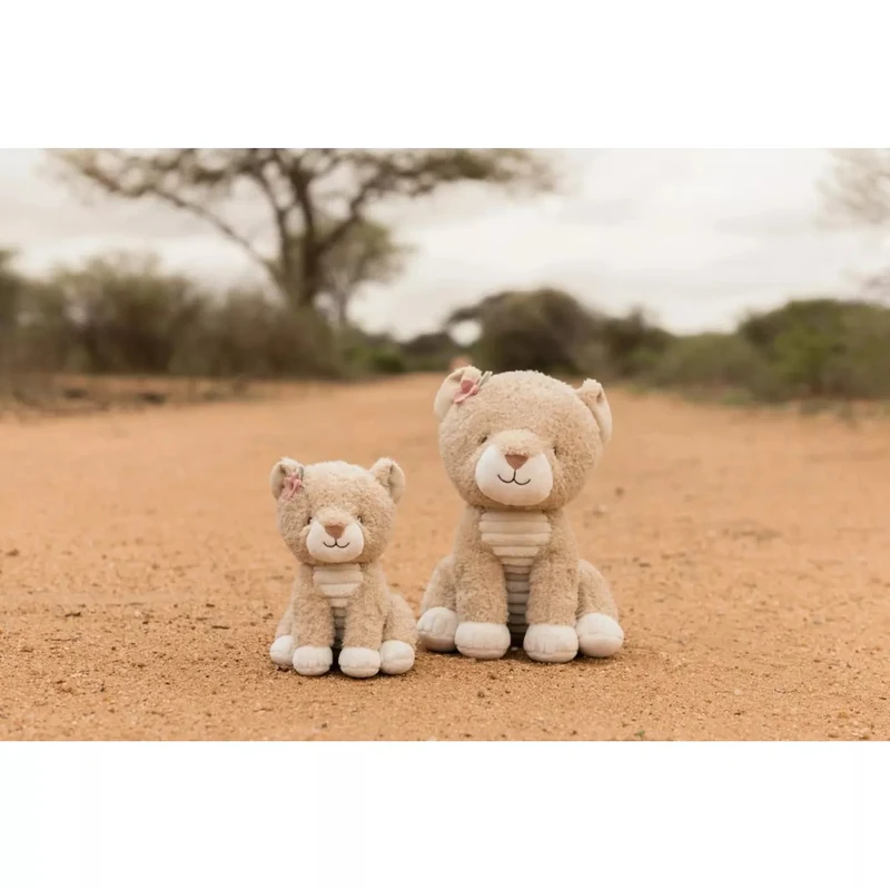 Jucarie din plus - Leoaica - 17 cm - Safari Friends - Little Dutch 5