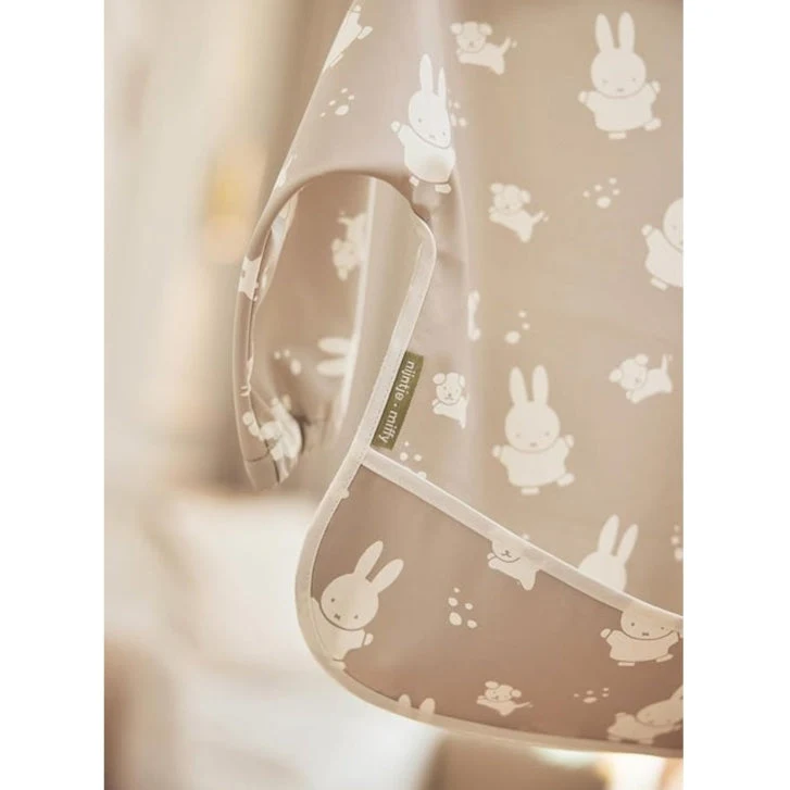 Baveta impermeabila cu maneci Miffy & Snuffy Nougat Jollein 3