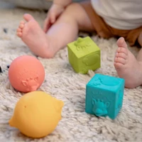 Set 2 Mingiute Si 2 Cuburi Girafa Sophie 2