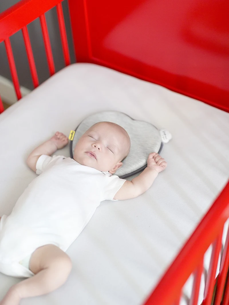 Perna ergonomica impotriva plagioencefaliei Babymoov Lovenest Original Smokey 3