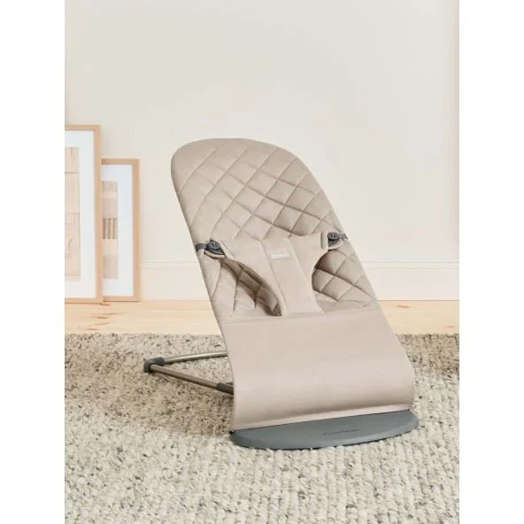 Balansoar BabyBjorn Bliss Woven C-Quilt Sand grey 2