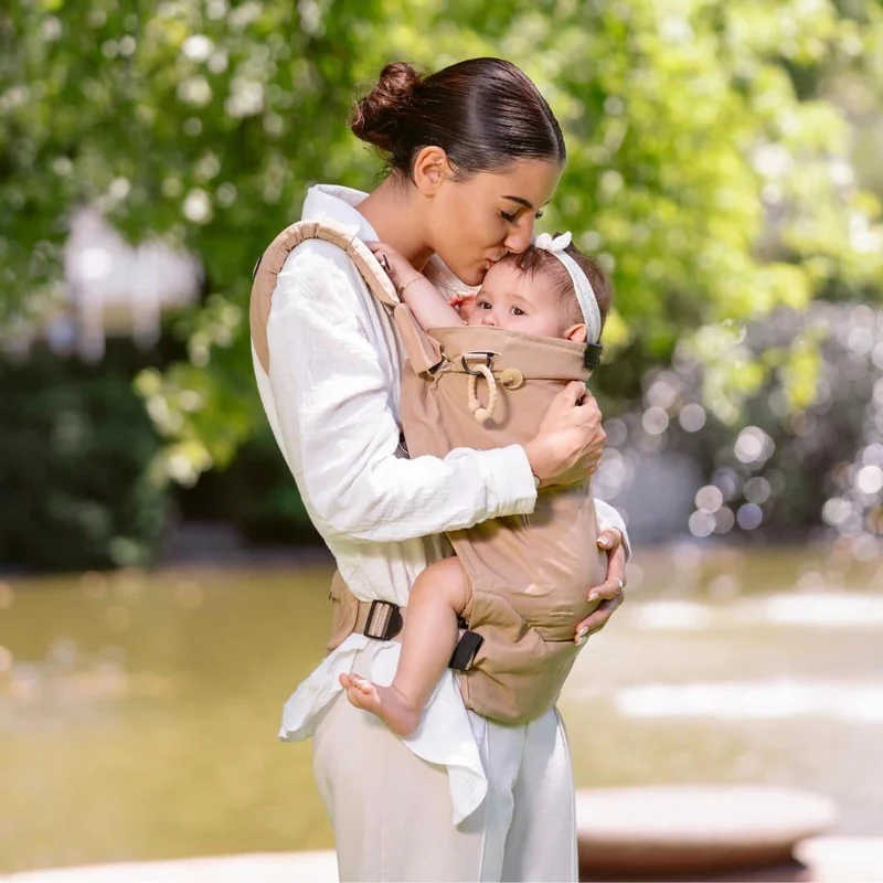 Трансформируемая система переноски с функцией бустера Babymoov Moov & Boost Beige 2
