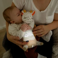 Girafa de plus cu lampa de veghe, Fehn 3