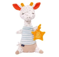 Girafa de plus cu lampa de veghe, Fehn