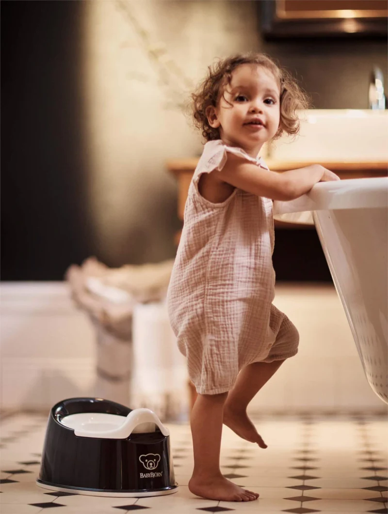 Olita BabyBjorn Smart Potty Deep Black/White 2