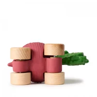 Jucarie din cauciuc natural masinuta - Betty the Beetroot- Oli & Carol 4