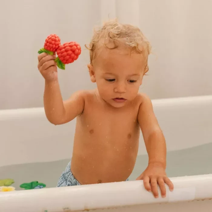 Jucarie de dentitie din cauciuc natural - Valery the Raspberry - Oli & Carol 2