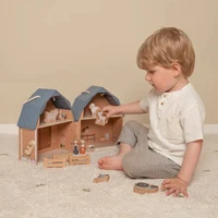 Casuta de papusi portabila din lemn FSC - Hambar - Little Farm - Little Dutch 5