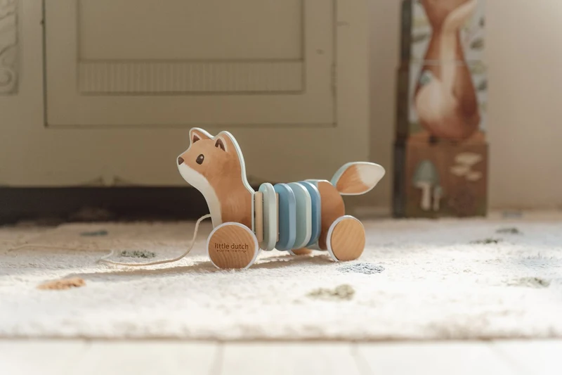 Jucarie din lemn FSC cu roti si snur pentru tras - Vulpe - Forest Friends - Little Dutch 3