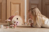 Портативный кукольный домик из FSC-дерева с феями и мебелью – Fairy Garden – Little Dutch 2