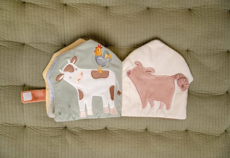 Сенсорная книга для малышей – Little Farm – Little Dutch 2