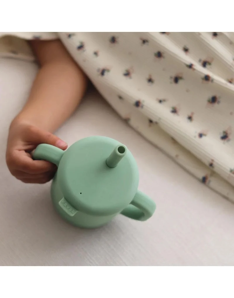 Тренировочная чашка с силиконовой соломинкой Sage Green 10