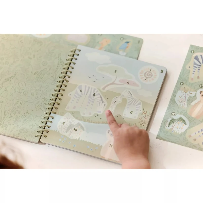Carte cu abtibilduri - JIM - Safari Friends - Little Dutch 5