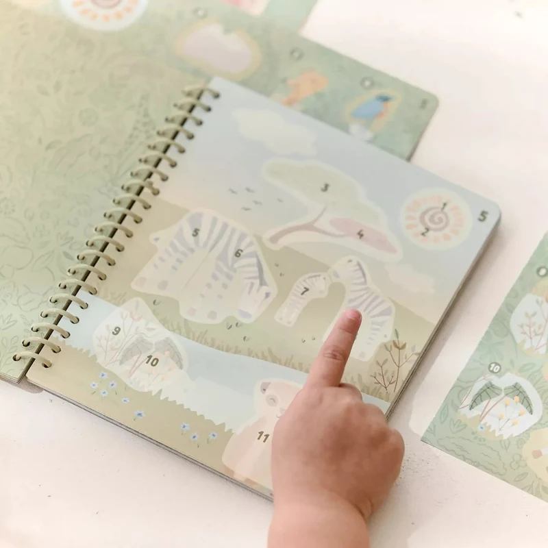 Carte cu abtibilduri - JIM - Safari Friends - Little Dutch 6