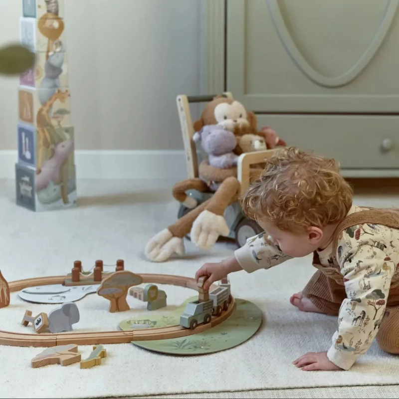 Trenulet cu sine din lemn si accesorii - Safari Friends - Little Dutch 4