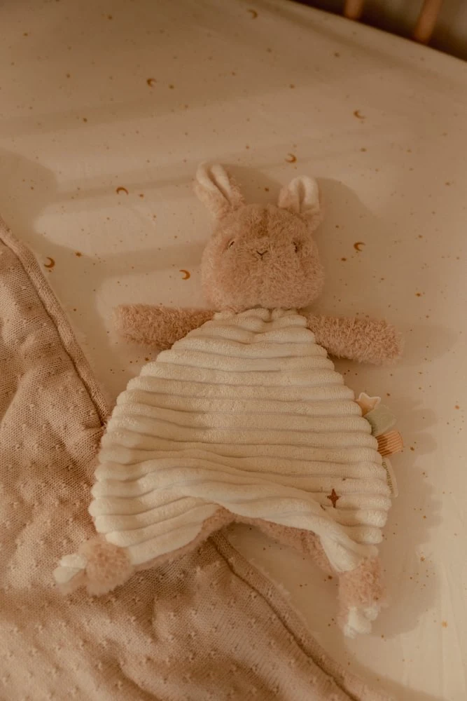 Jucarie paturica pentru bebelusi - Bunny - Newborn Naturals - Little Dutch 2